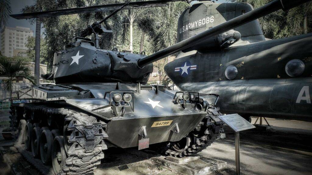 Panzer im Kriegsmuseum Saigon