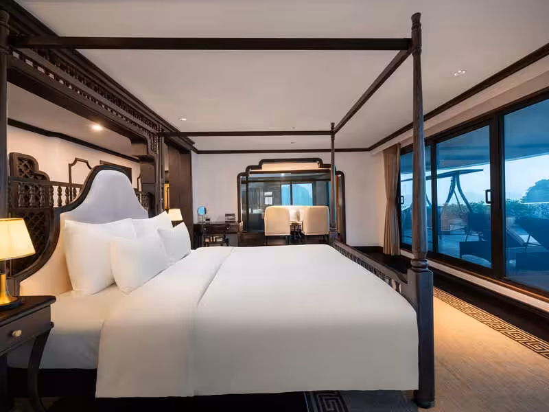 Venus Cruise Pearl Suite